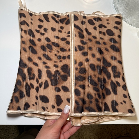 Cheetah print waist trainer Size SMALL - Picture 2 of 4